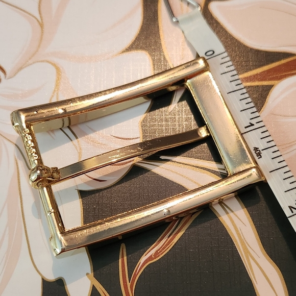 Vintage Goldtone Belt Buckle - Picture 3 of 6